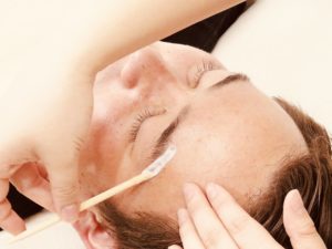 男だけど眉毛の化粧って別にしてもいいよね？